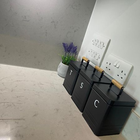 Modern 2 Bedroom City Centre Apartment W Balcony Manchester Exterior foto