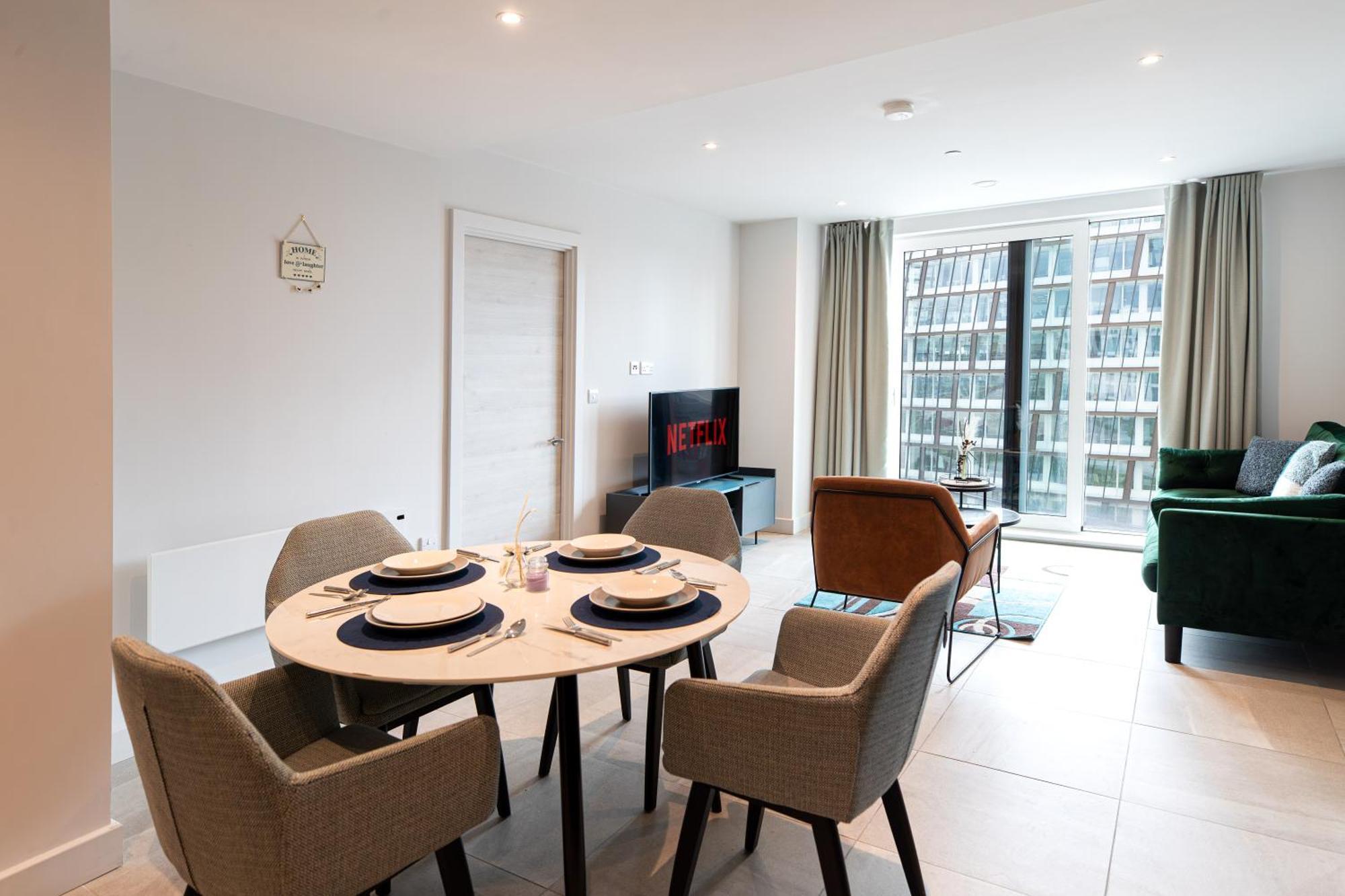 Modern 2 Bedroom City Centre Apartment W Balcony Manchester Exterior foto